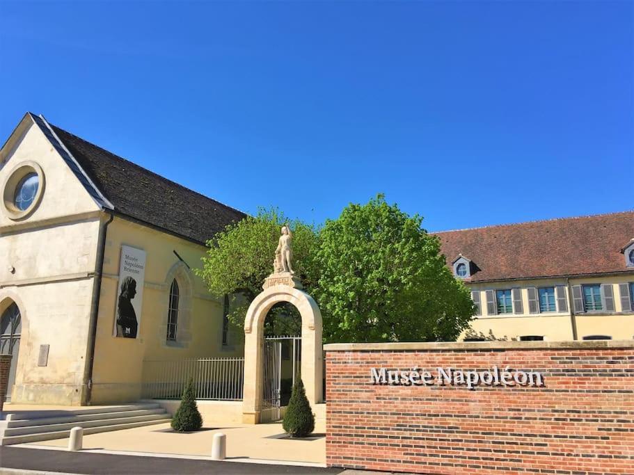 Super Logement En Plein Coeur De La Ville , Chez Tify Brienne-le-Chateau Extérieur photo